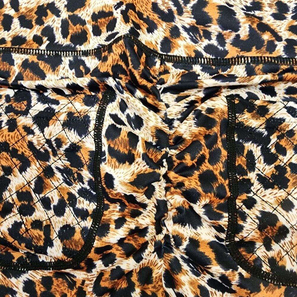 Dance2fit NWT Fit Booty animal print bra & scrunch booty shorts set woman size M - Picture 8 of 9